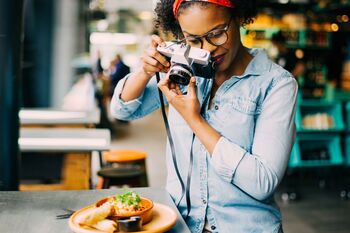 Photographer: should you accept service exchanges instead of getting paid?